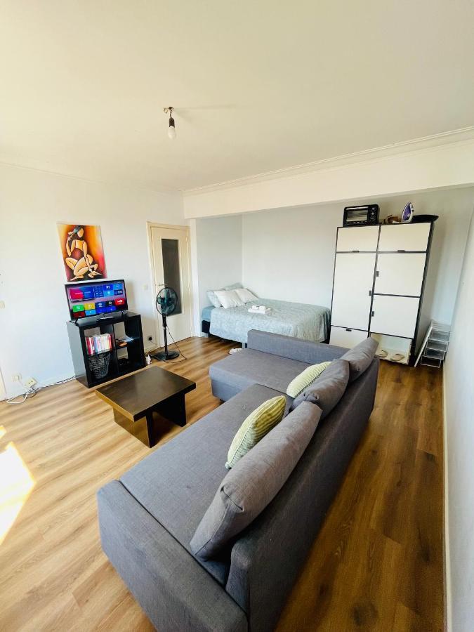 Cozy Studio Near Center Appartamento Bruxelles Esterno foto
